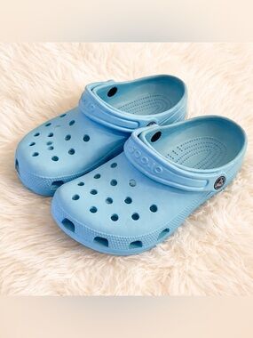 Crocs W7 M 5 Classic Clogs Baby Blue Comfort Slip On Casual Foam Sandals